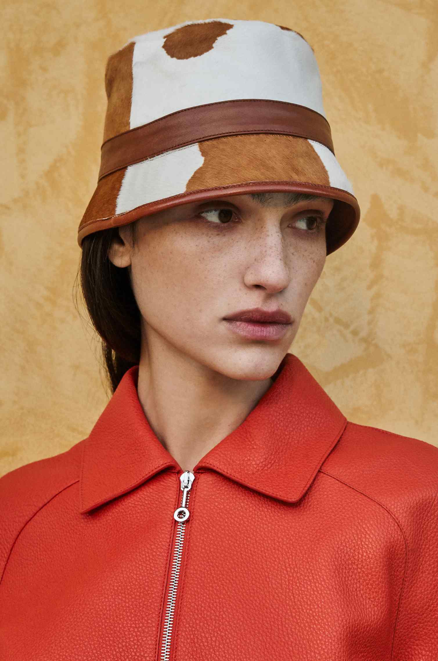 Bucket Calfskin Caramel  Hat