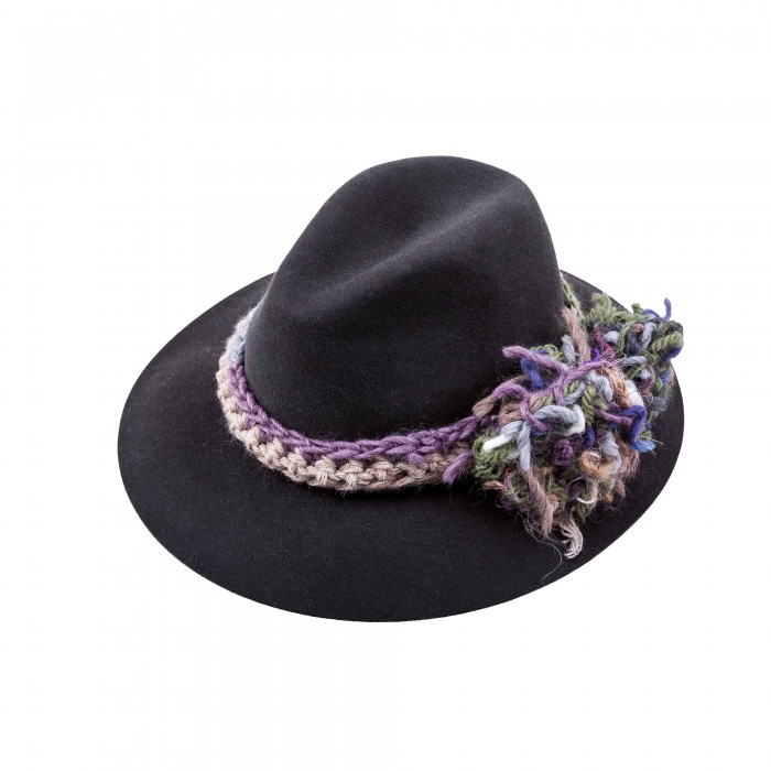 KNITTED FLOWER HAT